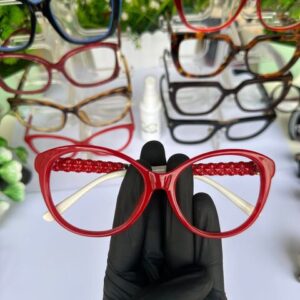 Monture Rouge Cat Eye Arrondie – Élégance Féminine et Style Glamour