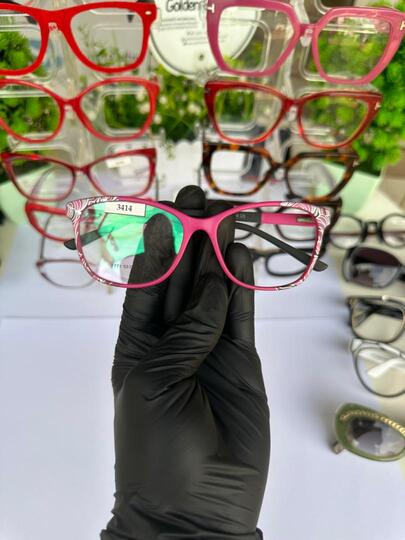 Monture Rose Fleurie Femme – Élégance Féminine et Style Tendance